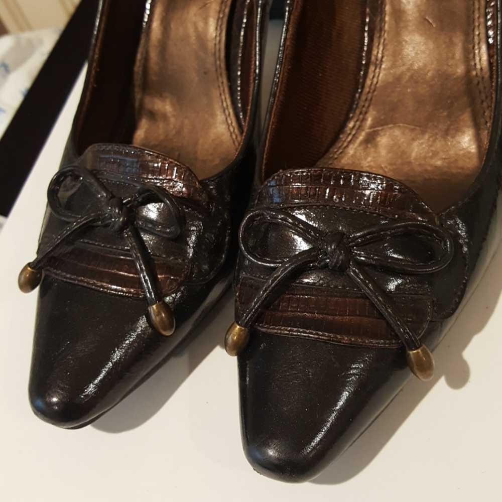 Life Stride Brown Punps